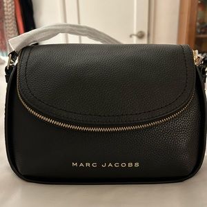 Marc Jacobs The Groove Leather Mini Messenger Bag in Black. New with tags!